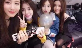 娱乐大爆料大姐小弟恋,大姐小弟恋情曝光，甜蜜互动引网友热议