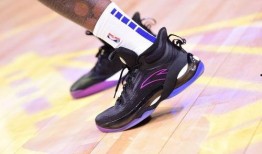 安踏鞋子爆料视频播放,爆款来袭，运动时尚新选择